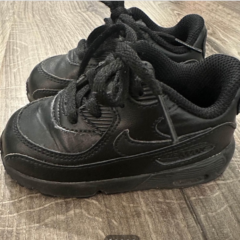 Black Toddler Air Maxs Size 5